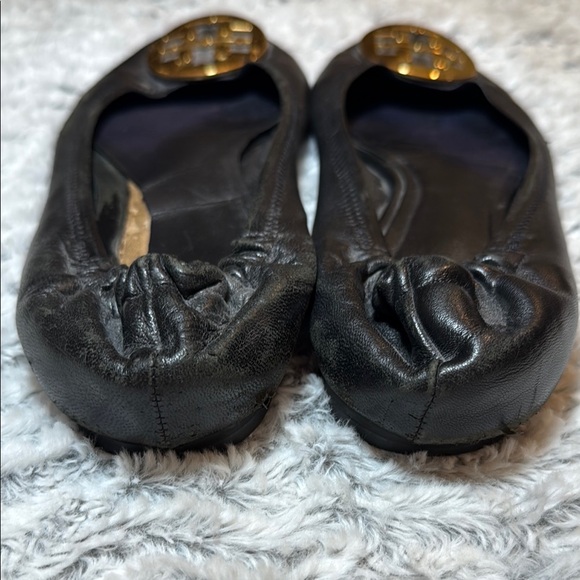 Tory Burch Black and Gold Leather Ballet Flats Sz 9 - Picture 6 of 7
